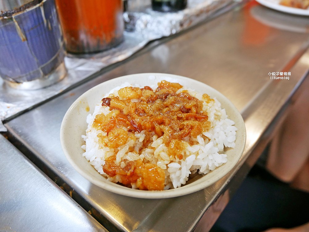 基隆夜市美食「基隆廟口22號蝦仁羹豬腳」不吃不可黏嘴唇滷肉飯與Q勁豬腳