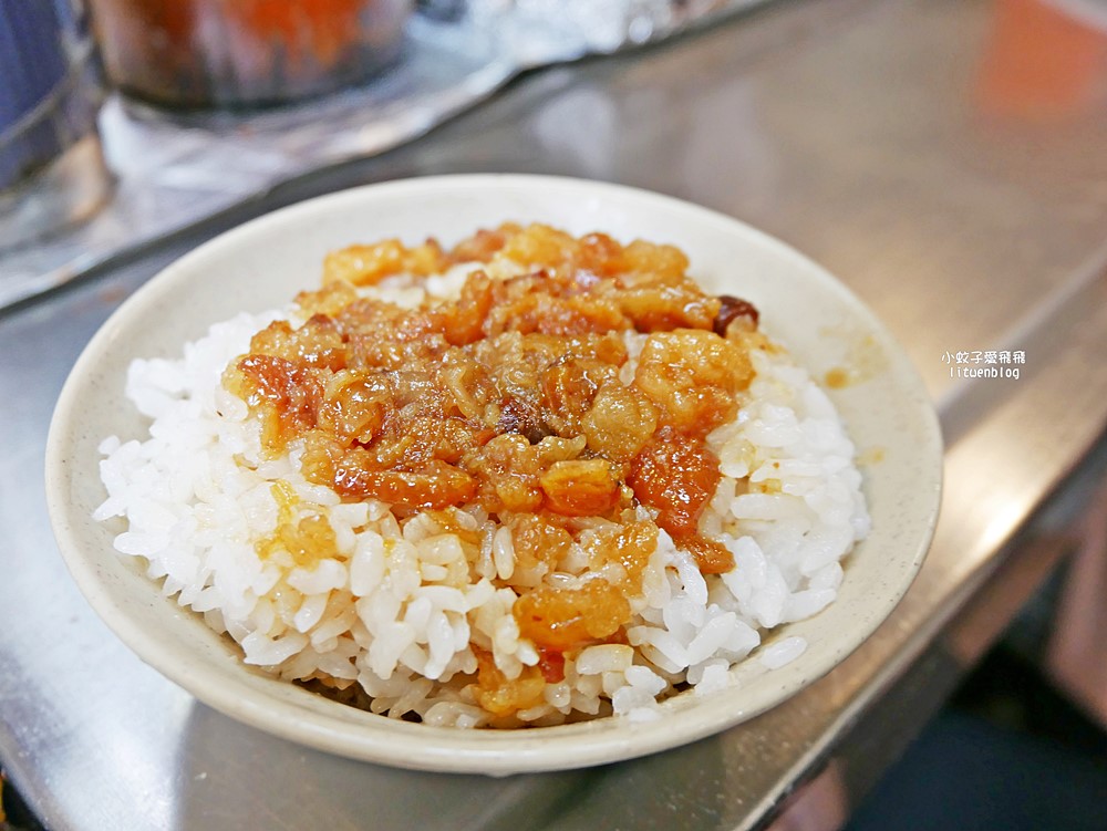 基隆夜市美食「基隆廟口22號蝦仁羹豬腳」不吃不可黏嘴唇滷肉飯與Q勁豬腳