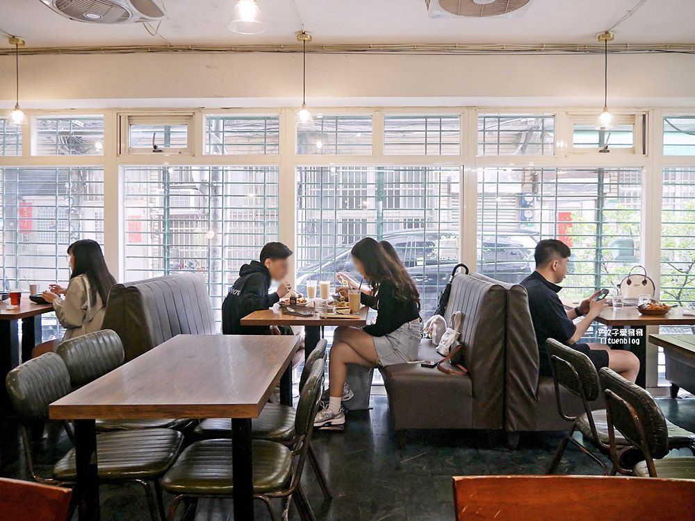 「荷蘭小鬆餅長安本店」台北中山超人氣早午餐店