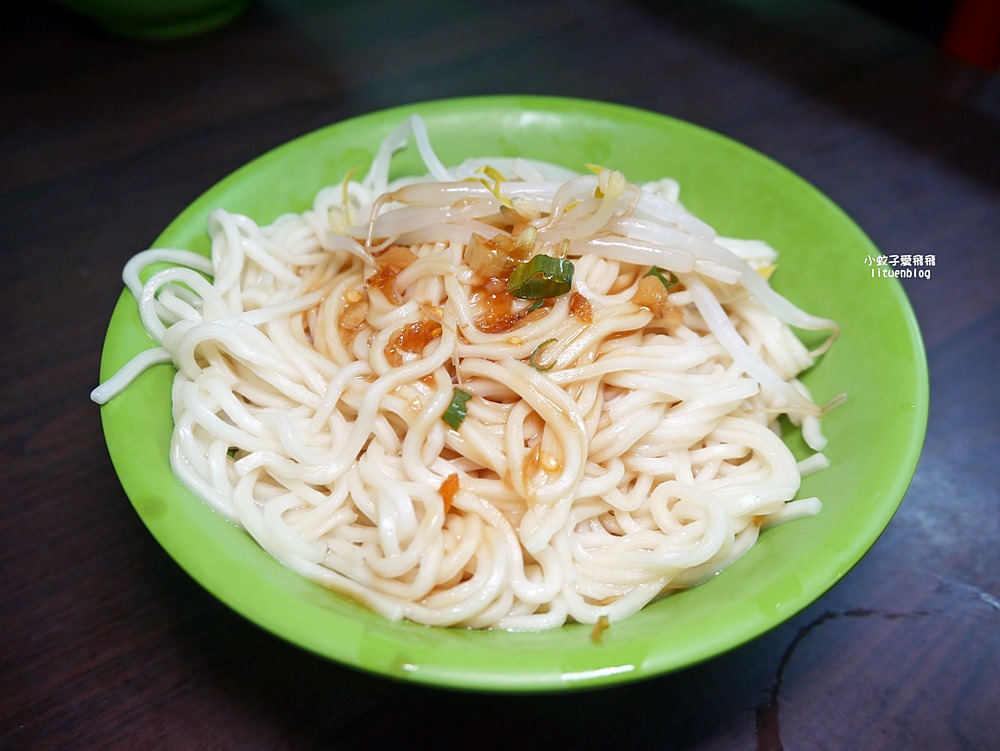 吳興街美食「加油添醋烏醋乾麵」二訪平凡味美乾拌麵,辣泡蛋帶勁開胃 吳興街美食「加油添醋烏醋乾麵」二訪平凡味美乾拌麵,辣泡蛋帶勁開胃