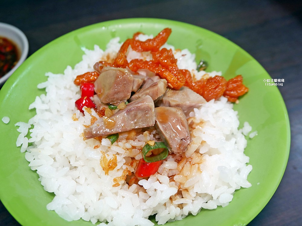 吳興街美食「加油添醋烏醋乾麵」二訪平凡味美乾拌麵，辣泡蛋帶勁開胃