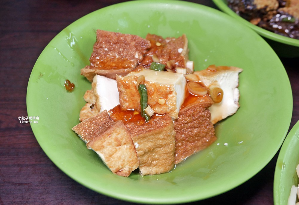 吳興街美食「加油添醋烏醋乾麵」二訪平凡味美乾拌麵,辣泡蛋帶勁開胃 吳興街美食「加油添醋烏醋乾麵」二訪平凡味美乾拌麵,辣泡蛋帶勁開胃