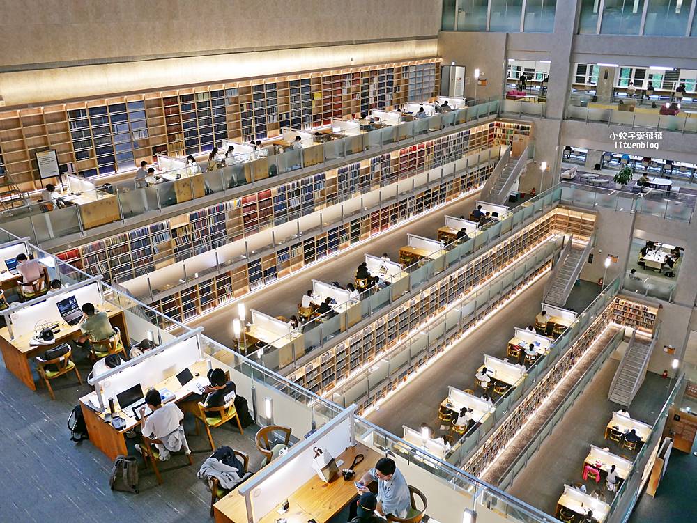 政治大學「達賢圖書館」湖濱山景校園&超絕美圖書館