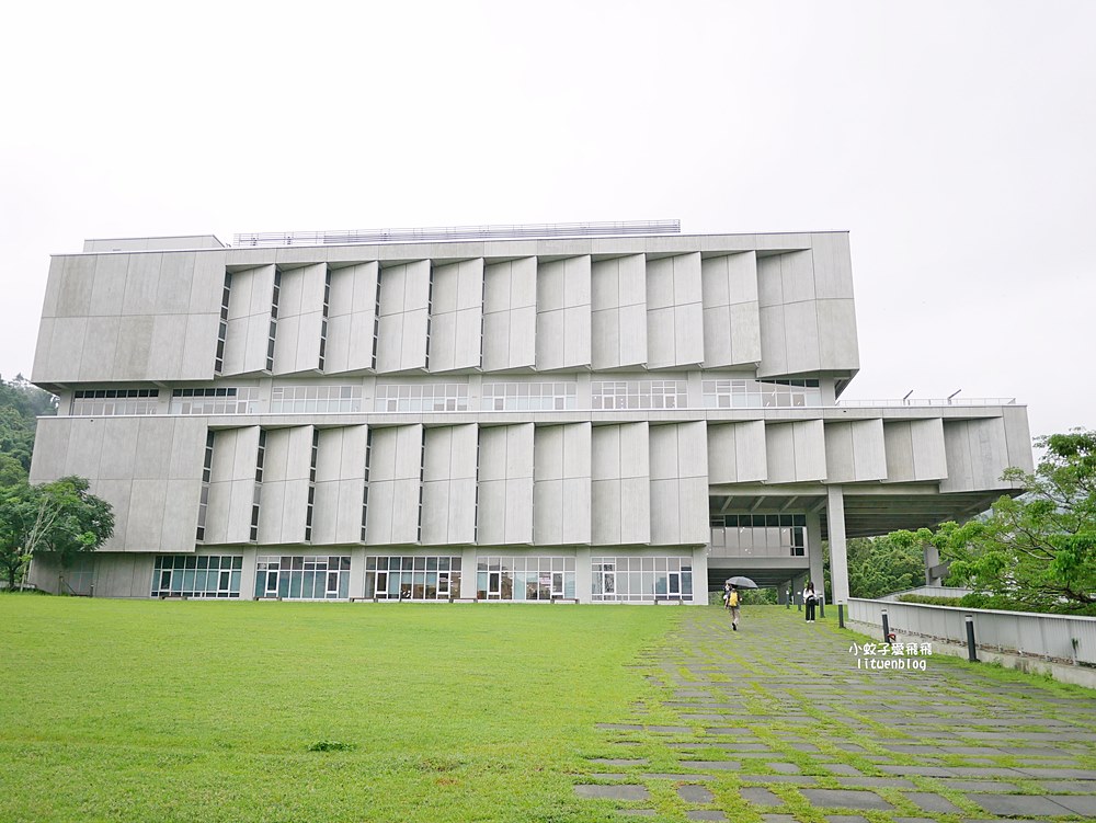 政治大學「達賢圖書館」湖濱山景校園&超絕美圖書館