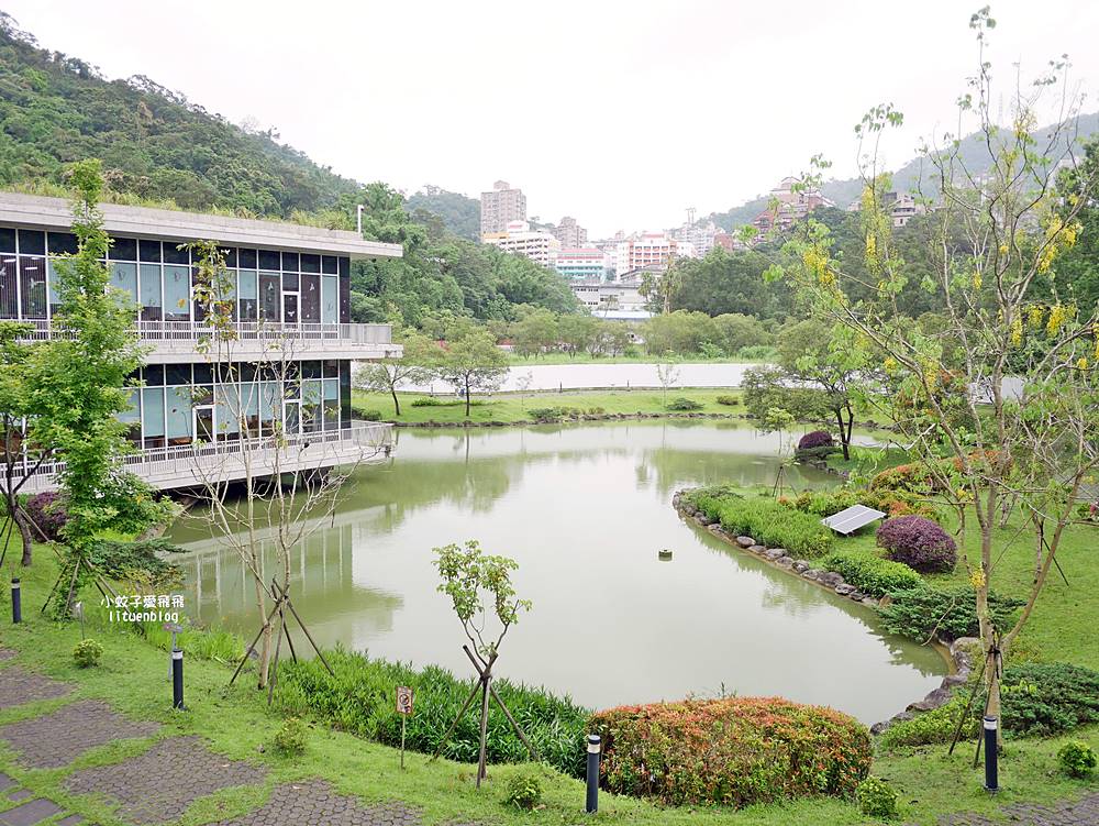 政治大學「達賢圖書館」湖濱山景校園&超絕美圖書館