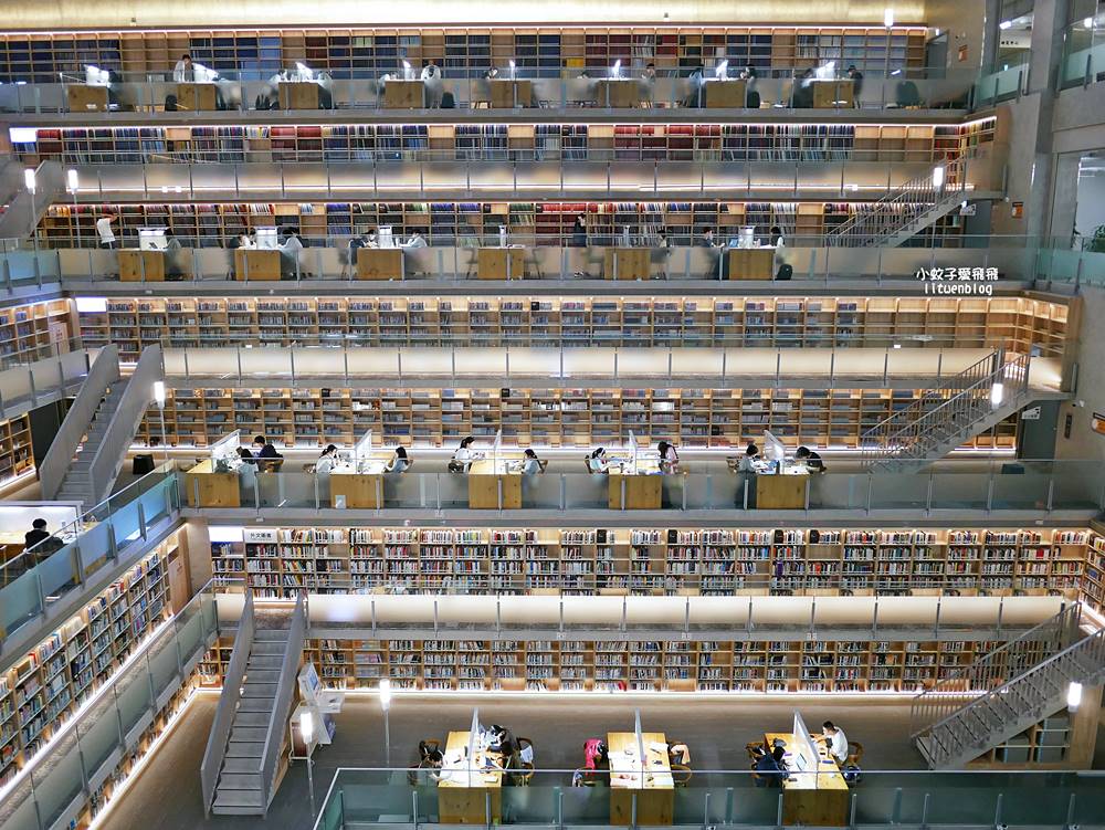 政治大學「達賢圖書館」湖濱山景校園&超絕美圖書館
