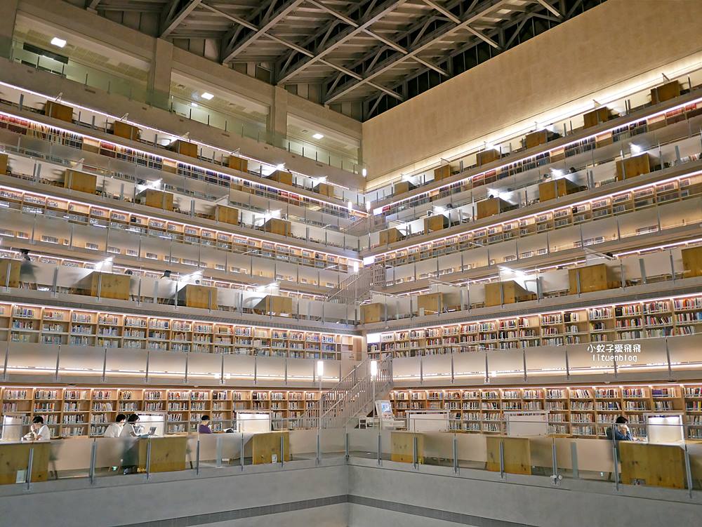 政治大學「達賢圖書館」湖濱山景校園&超絕美圖書館