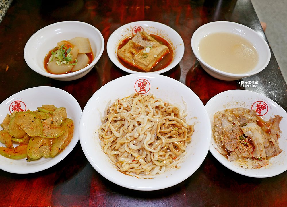 三峽美食「喙蘴號」在地人很愛的三峽老虎麵排隊名店