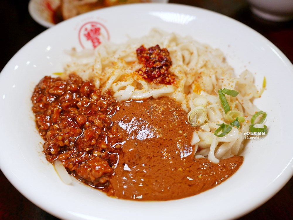 三峽美食「喙蘴號」在地人很愛的三峽老虎麵排隊名店