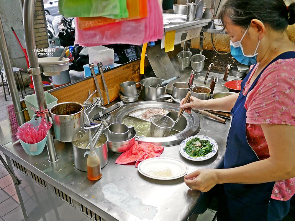 萬華美食「艋舺阿婆冬粉」70年接地氣麵店，全餐麵用料一次滿足