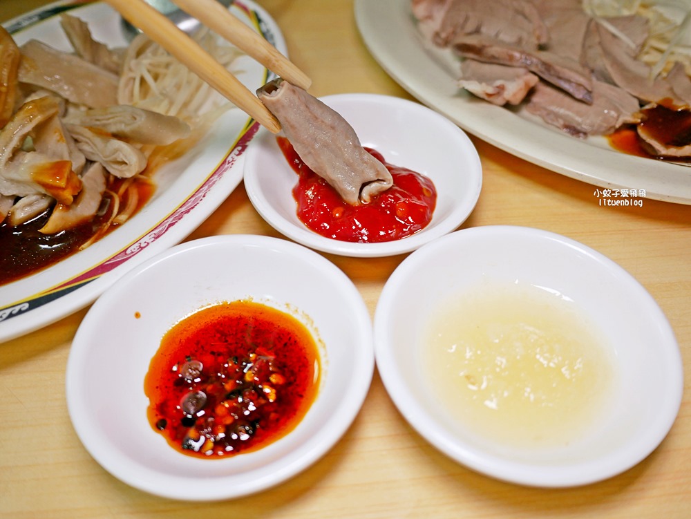 萬華美食「艋舺阿婆冬粉」70年接地氣麵店，全餐麵用料一次滿足