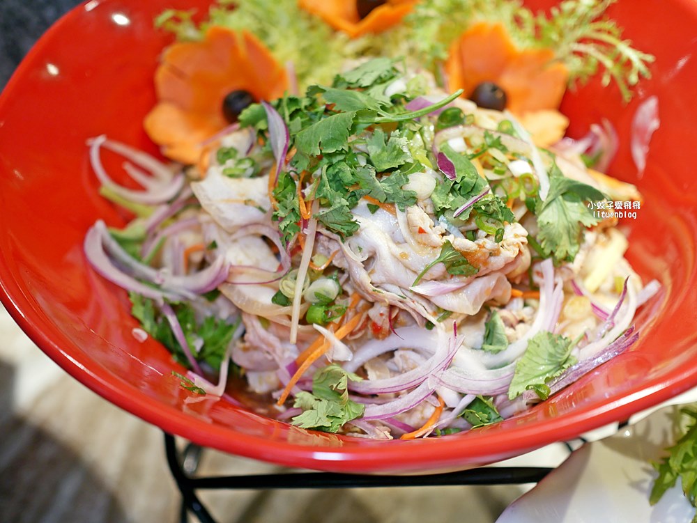 板橋凱撒Lotus蓮花餐廳南洋風味單點吃到飽首日開箱