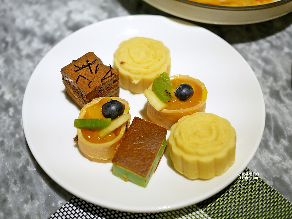 板橋凱撒Lotus蓮花餐廳南洋風味單點吃到飽首日開箱