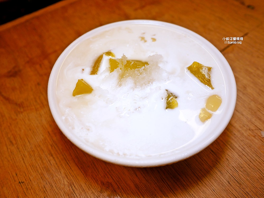 北投必吃冰店「水龜伯古早味」黑糖刨冰55元四種料大碗滿足