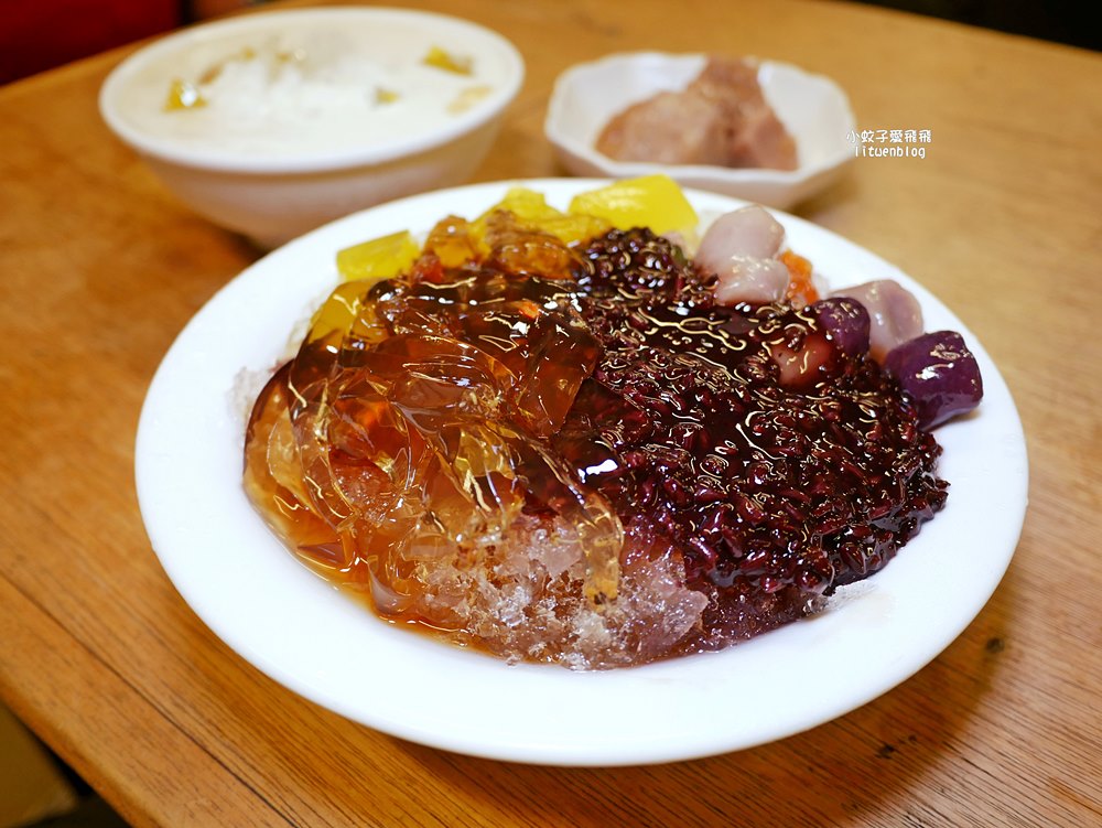 北投必吃冰店「水龜伯古早味」黑糖刨冰55元四種料大碗滿足
