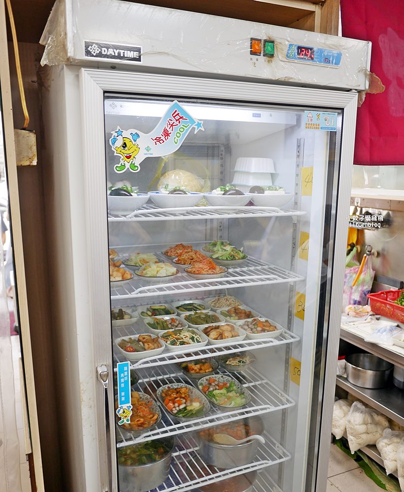 天母美食「忠誠牛肉麵」碗公級份量多到吃不完要打包 天母美食「忠誠牛肉麵」碗公級份量多到吃不完要打包