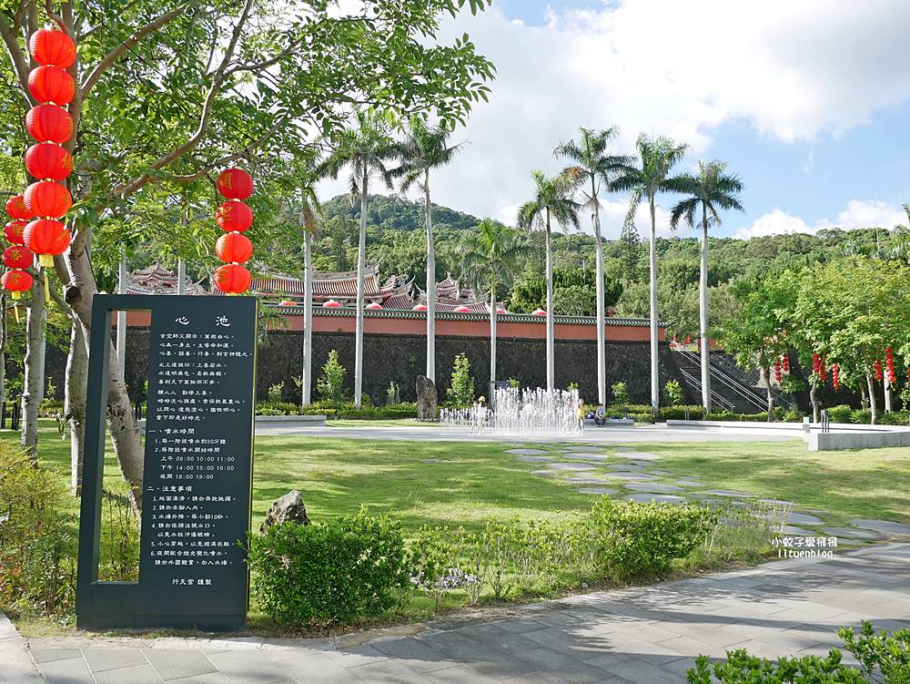 北投景點「行天宮北投分宮」造景優美遠眺關渡平原，還有附設圖書館