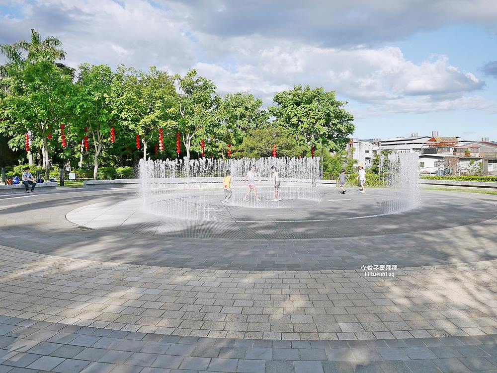 北投景點「行天宮北投分宮」造景優美遠眺關渡平原，還有附設圖書館