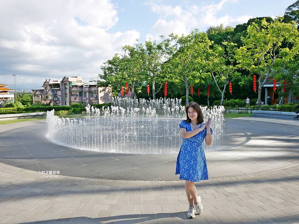 北投景點「行天宮北投分宮」造景優美遠眺關渡平原，還有附設圖書館