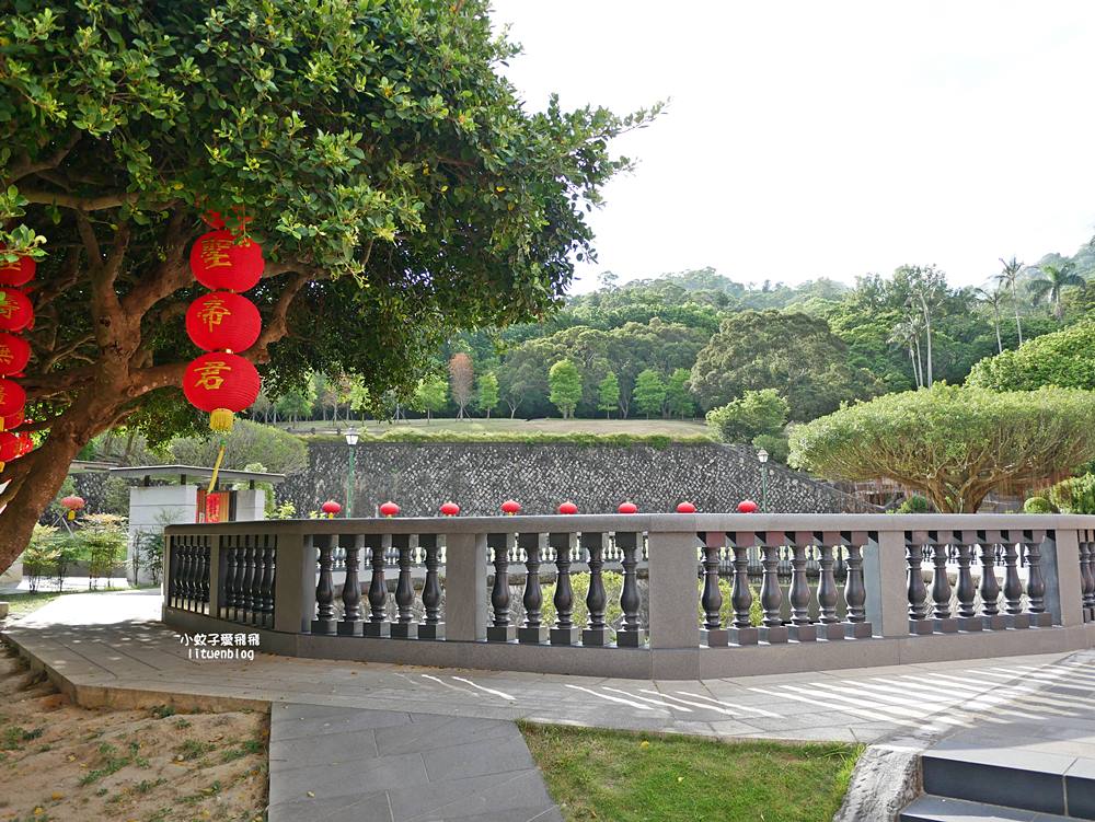 北投景點「行天宮北投分宮」造景優美遠眺關渡平原，還有附設圖書館