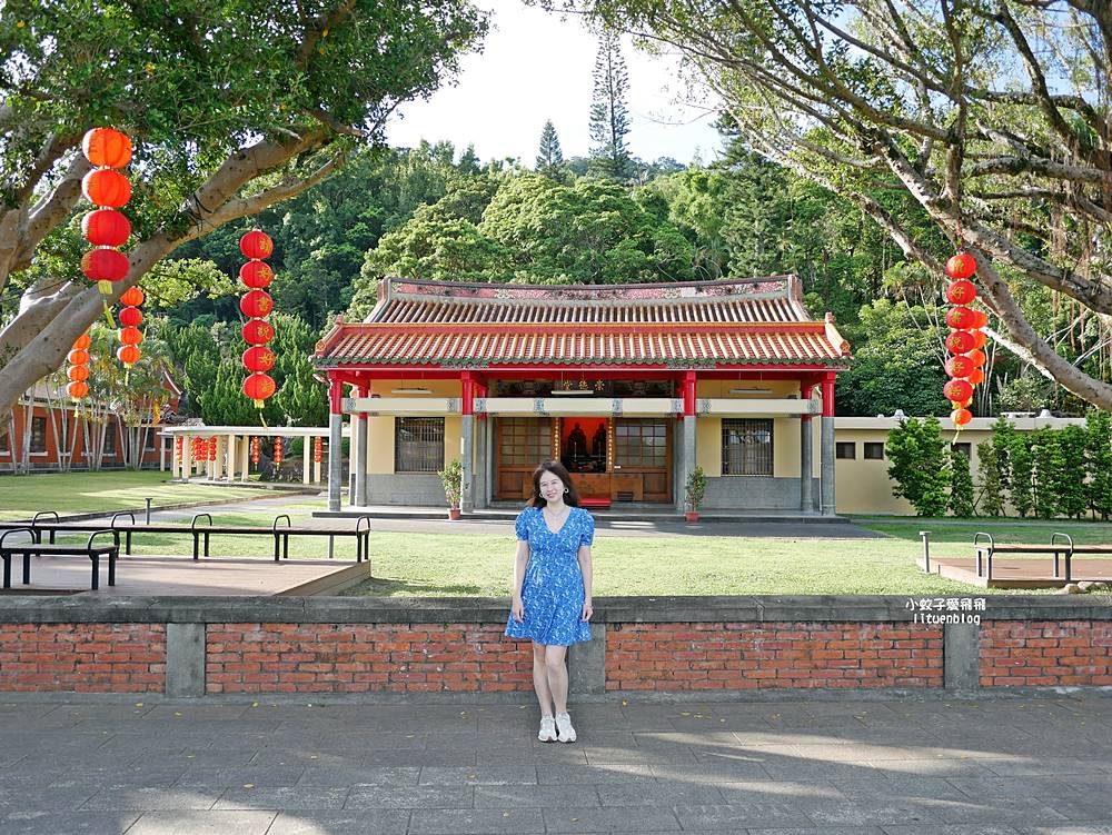 北投景點「行天宮北投分宮」造景優美遠眺關渡平原，還有附設圖書館
