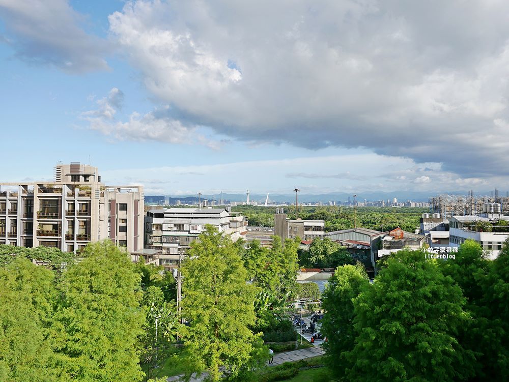 北投景點「行天宮北投分宮」造景優美遠眺關渡平原，還有附設圖書館