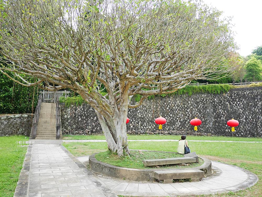 北投景點「行天宮北投分宮」造景優美遠眺關渡平原，還有附設圖書館