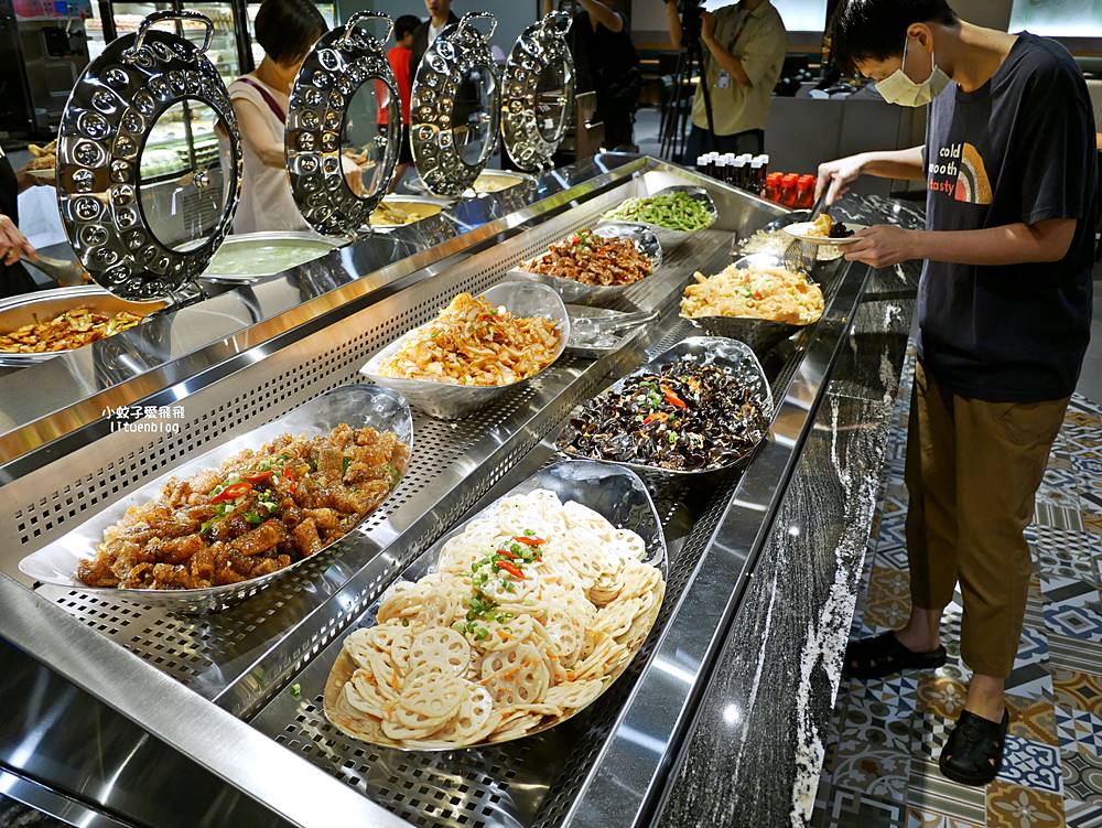 全台最大「貴族世家板橋板新店」380元起百道自助吧鮮作料理吃到飽 全台最大「貴族世家板橋板新店」380元起百道自助吧鮮作料理吃到飽