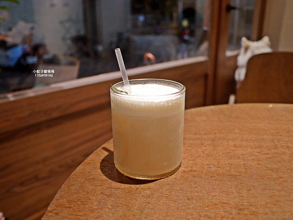 「LUNE璐尼甜點」三大一小的狗狗作陪可愛爆擊,甜點也好吃 「LUNE璐尼甜點」三大一小的狗狗作陪可愛爆擊,甜點也好吃