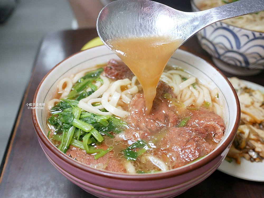 金華街「廖家牛肉麵」超過40年祖傳精華湯頭每日只賣4小時