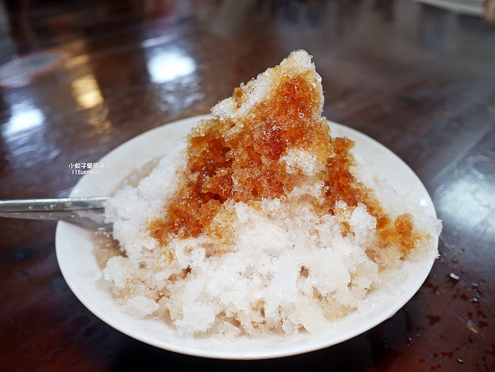 木柵冰店「木柵製冰所」芋泥瀑布刨冰太犯規,還免費加冰煉乳黑糖水 木柵冰店「木柵製冰所」芋泥瀑布刨冰太犯規,還免費加冰煉乳黑糖水