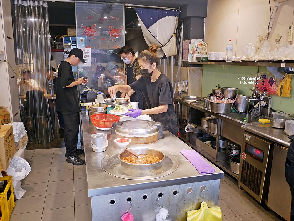 「金香豬腳涼麵」腿庫油脂鮮香超扒飯，涼麵屬於溫和派