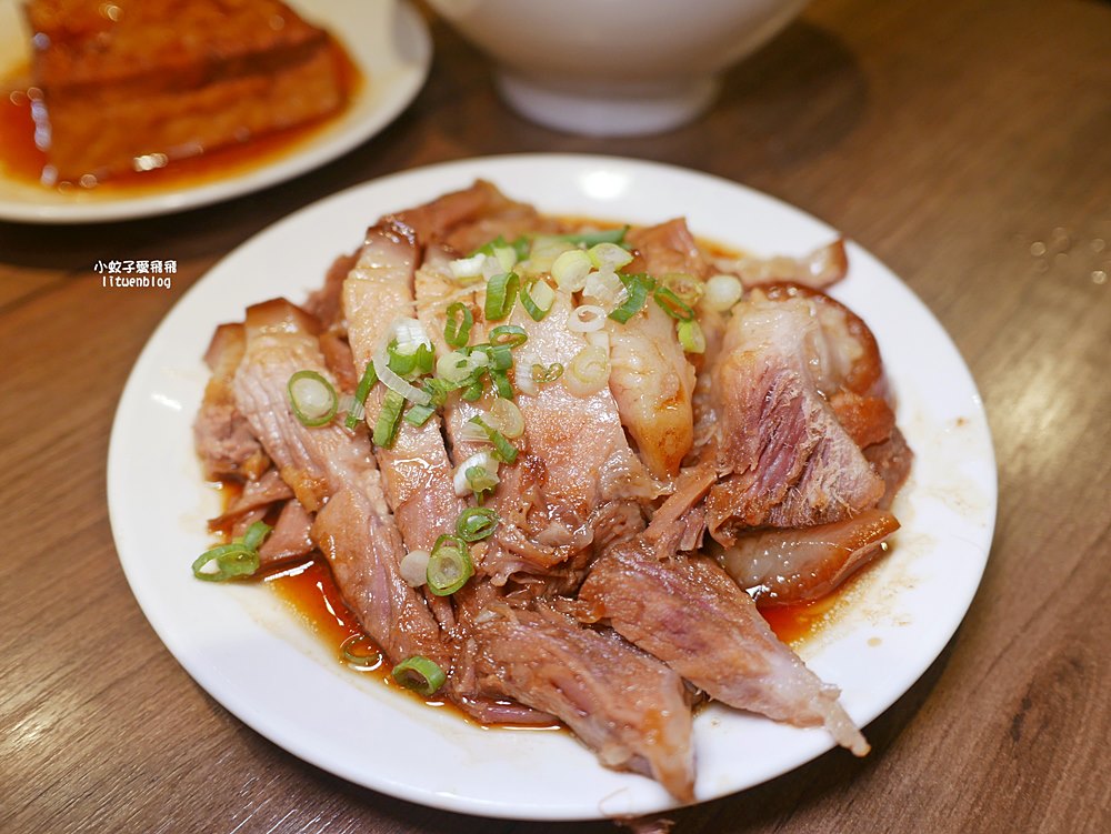 「金香豬腳涼麵」腿庫油脂鮮香超扒飯,涼麵屬於溫和派 「金香豬腳涼麵」腿庫油脂鮮香超扒飯,涼麵屬於溫和派