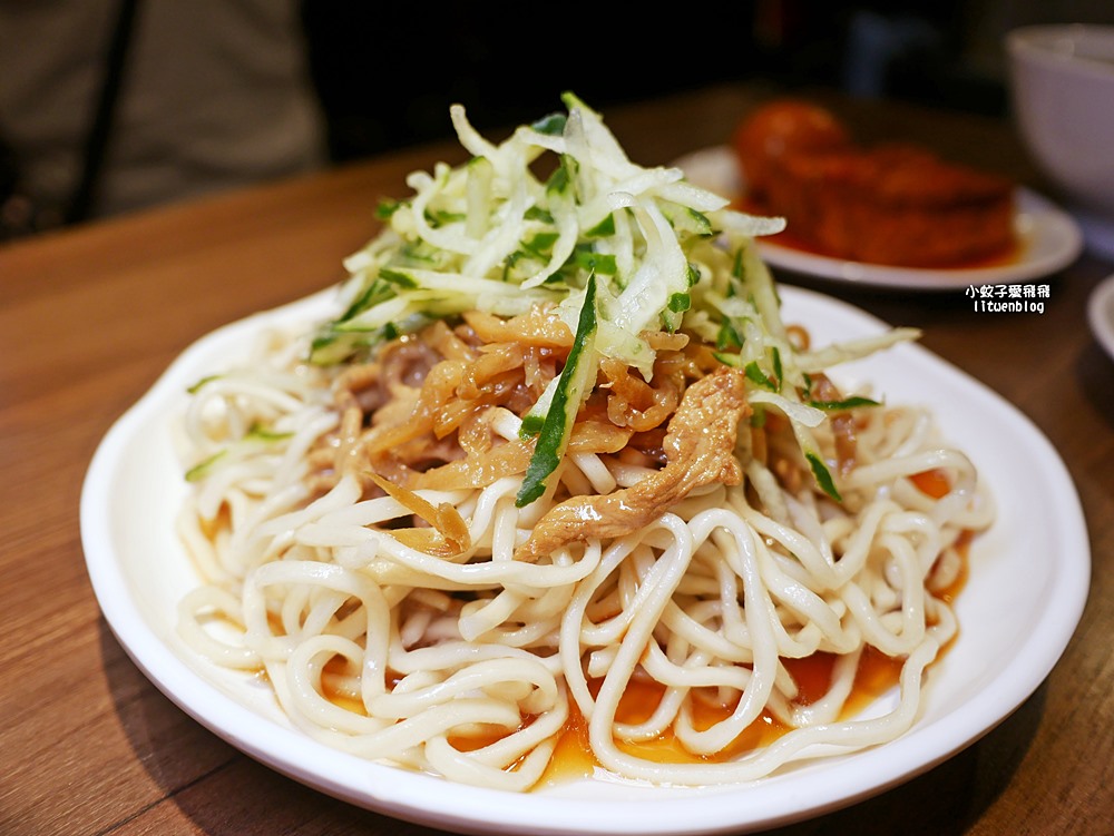 「金香豬腳涼麵」腿庫油脂鮮香超扒飯,涼麵屬於溫和派 「金香豬腳涼麵」腿庫油脂鮮香超扒飯,涼麵屬於溫和派