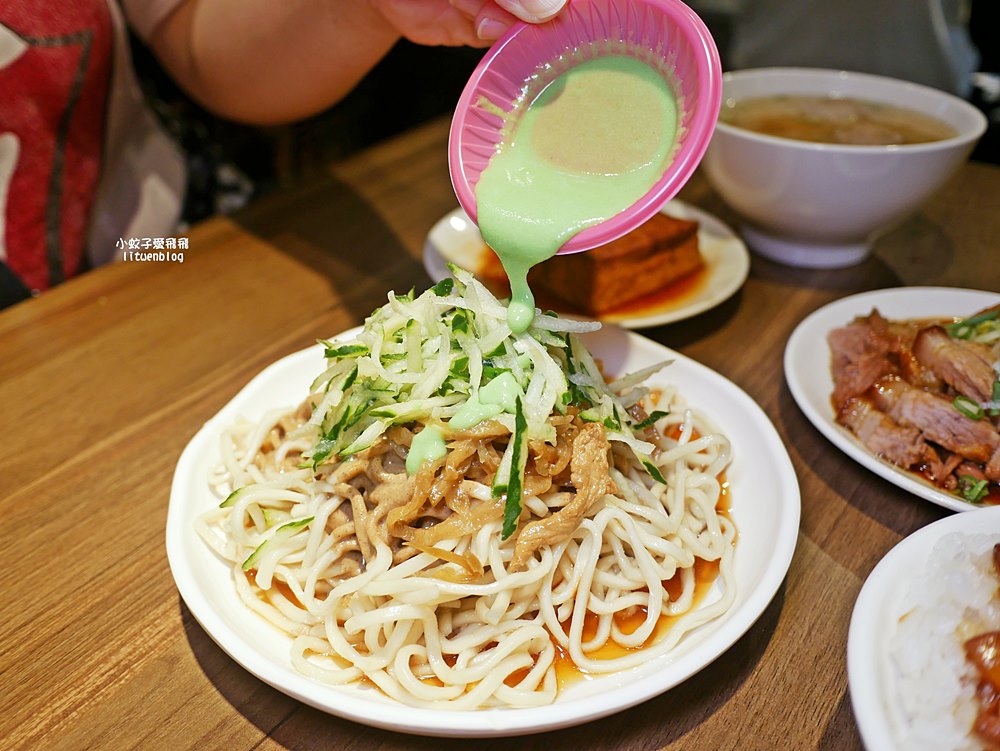 「金香豬腳涼麵」腿庫油脂鮮香超扒飯，涼麵屬於溫和派