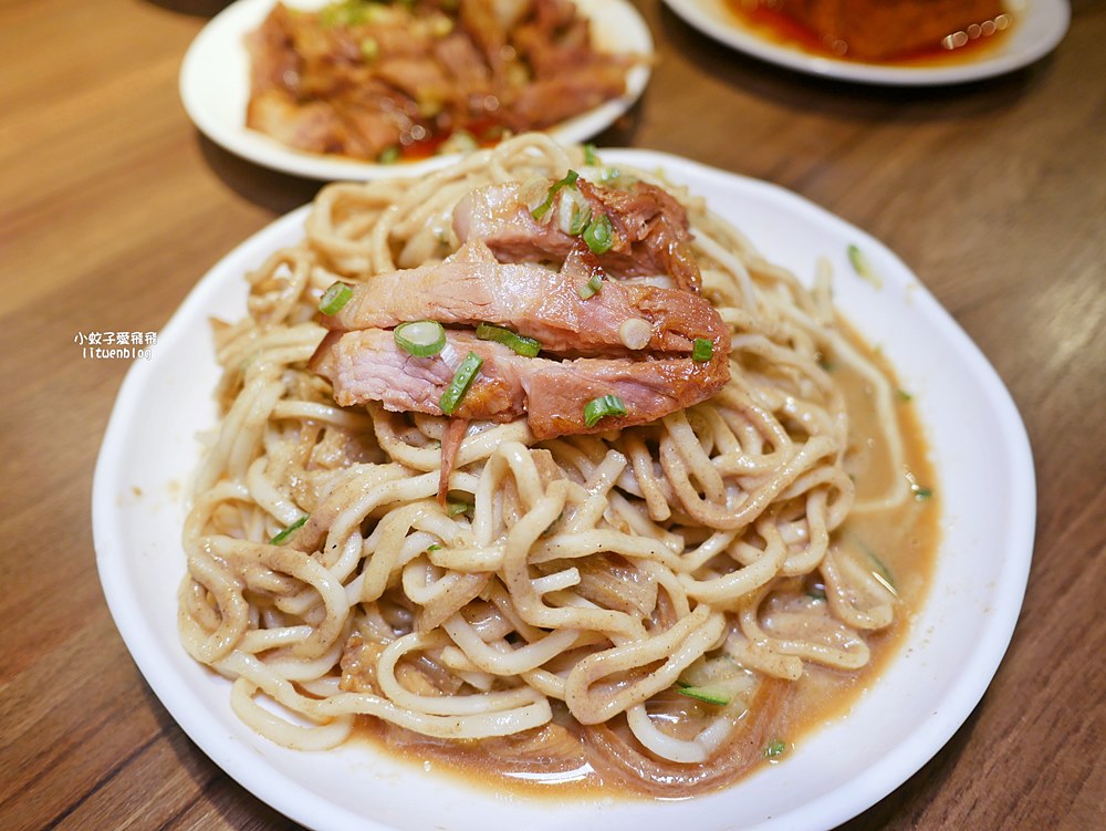 「金香豬腳涼麵」腿庫油脂鮮香超扒飯,涼麵屬於溫和派 「金香豬腳涼麵」腿庫油脂鮮香超扒飯,涼麵屬於溫和派