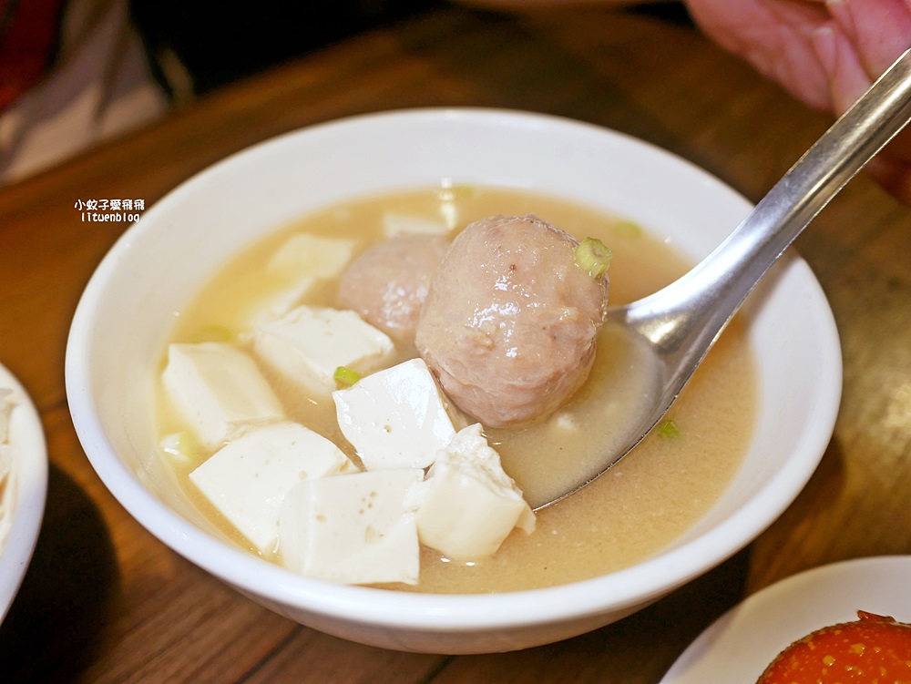 「金香豬腳涼麵」腿庫油脂鮮香超扒飯,涼麵屬於溫和派 「金香豬腳涼麵」腿庫油脂鮮香超扒飯,涼麵屬於溫和派