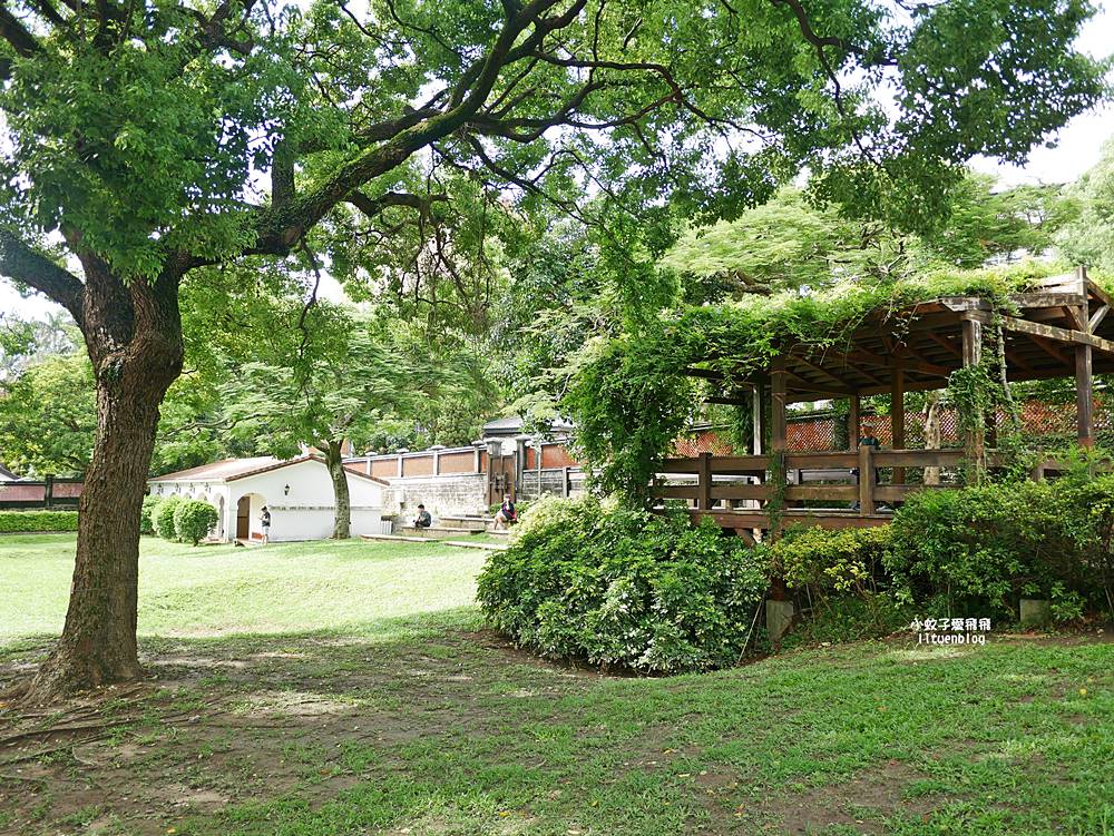 淡水景點「前清淡水關稅務司官邸小白宮」圓拱廊道西班牙風情百年古蹟 淡水景點「前清淡水關稅務司官邸小白宮」圓拱廊道西班牙風情百年古蹟