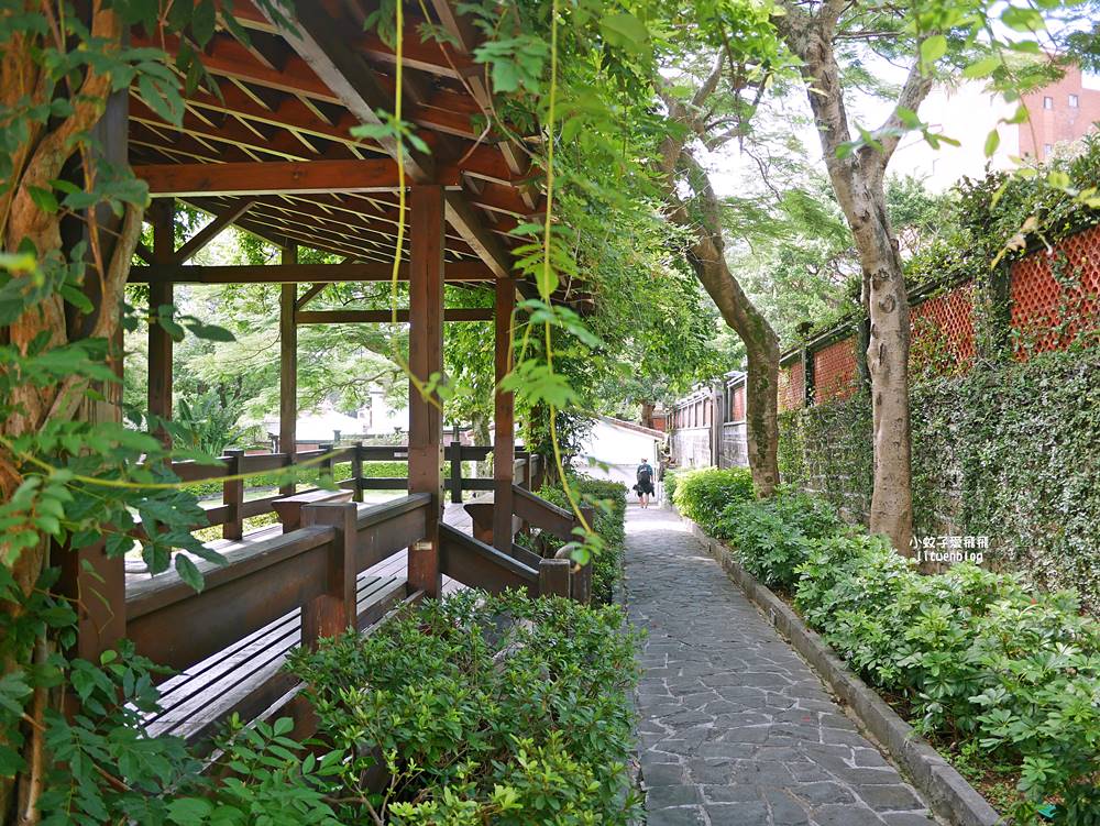 淡水景點「前清淡水關稅務司官邸小白宮」圓拱廊道西班牙風情百年古蹟