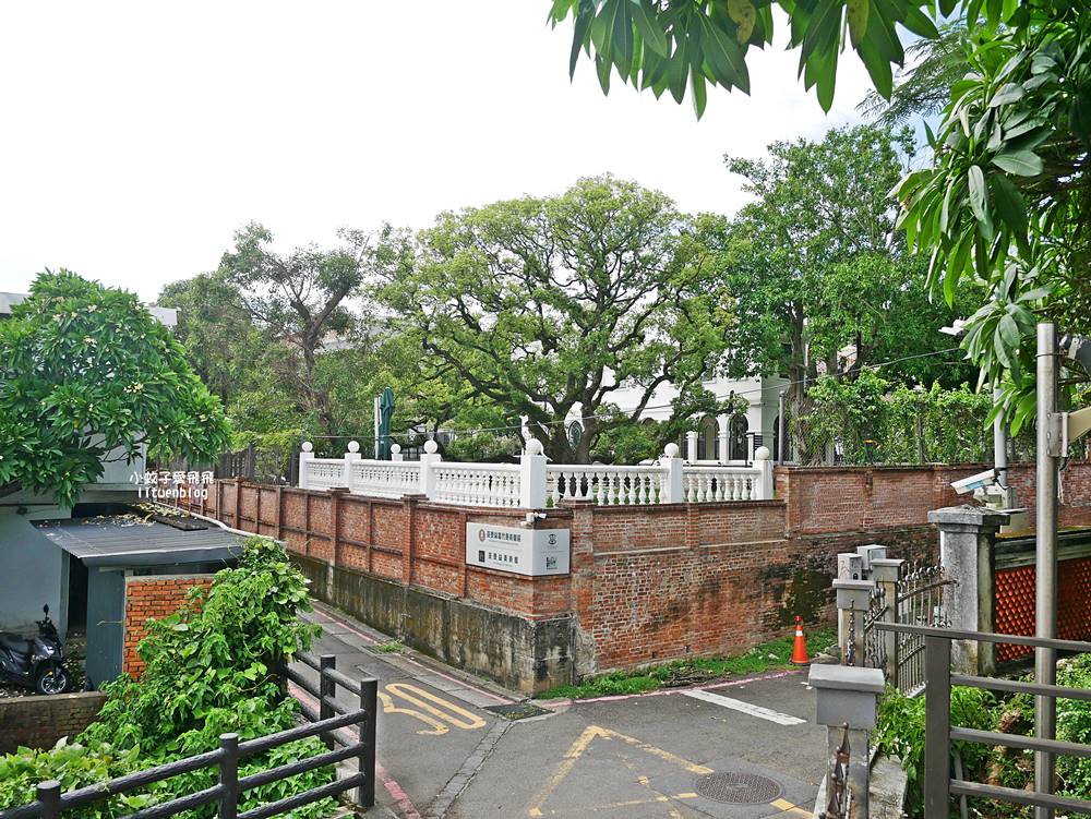 淡水景點「前清淡水關稅務司官邸小白宮」圓拱廊道西班牙風情百年古蹟