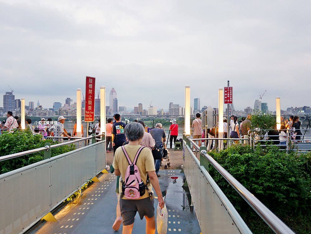 2025大稻埕煙火「三重忠孝碼頭」絕佳的拍攝美照觀賞景點