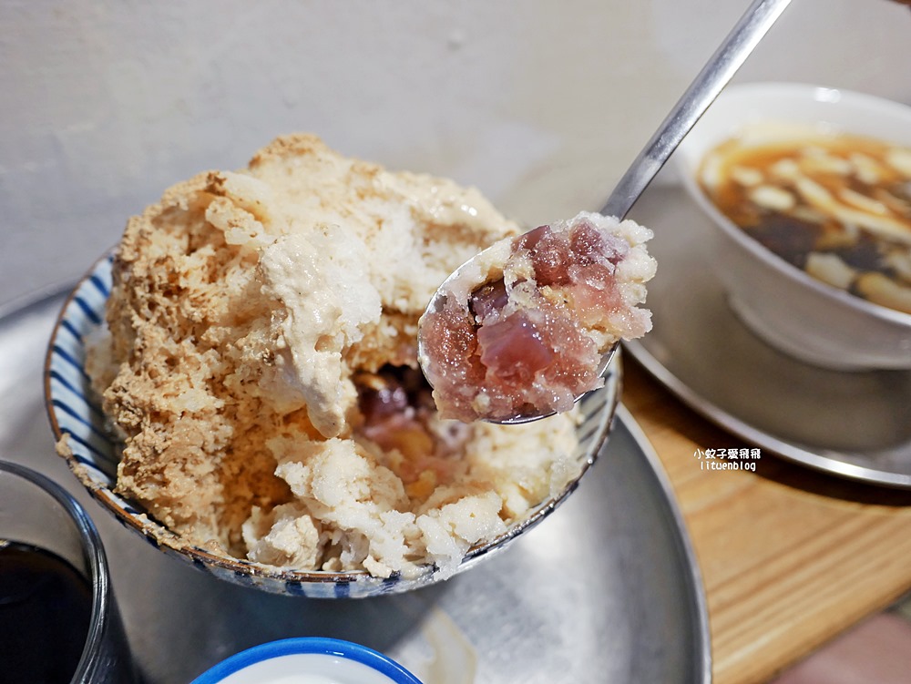 萬隆冰店「三角冰冰品專賣店」造型刨冰台式豆花有鐵觀音的雙拼奶奶 萬隆冰店「三角冰冰品專賣店」造型刨冰台式豆花有鐵觀音的雙拼奶奶