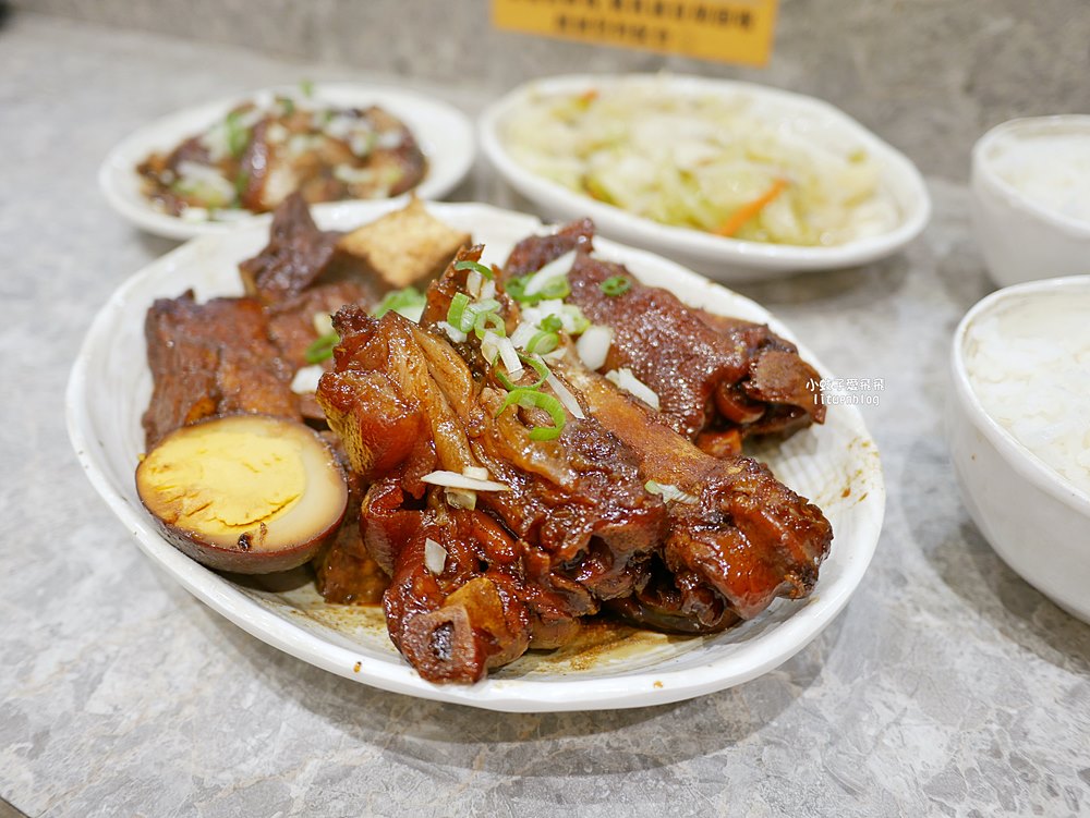 「老牌張豬腳飯」超過6000則評論冠上台北必吃豬腳