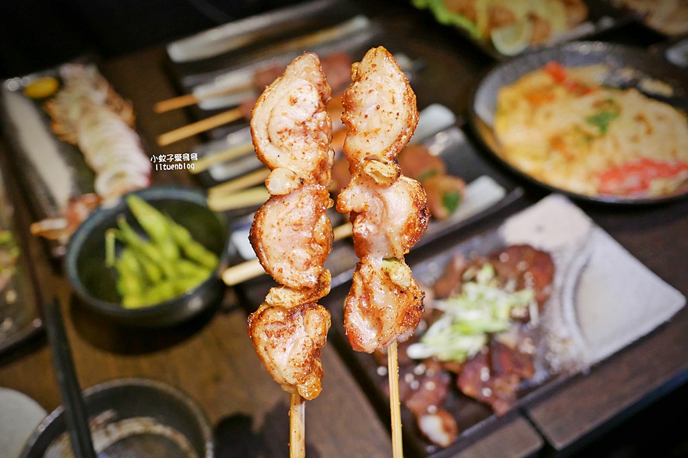 三重美食「老串角居酒屋三重店」超過百道料理，聚餐小酌深夜食堂首選