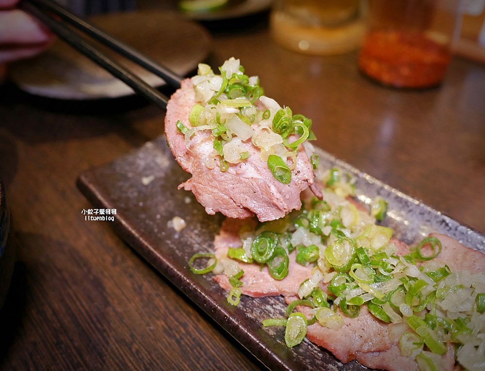 三重美食「老串角居酒屋三重店」超過百道料理，聚餐小酌深夜食堂首選