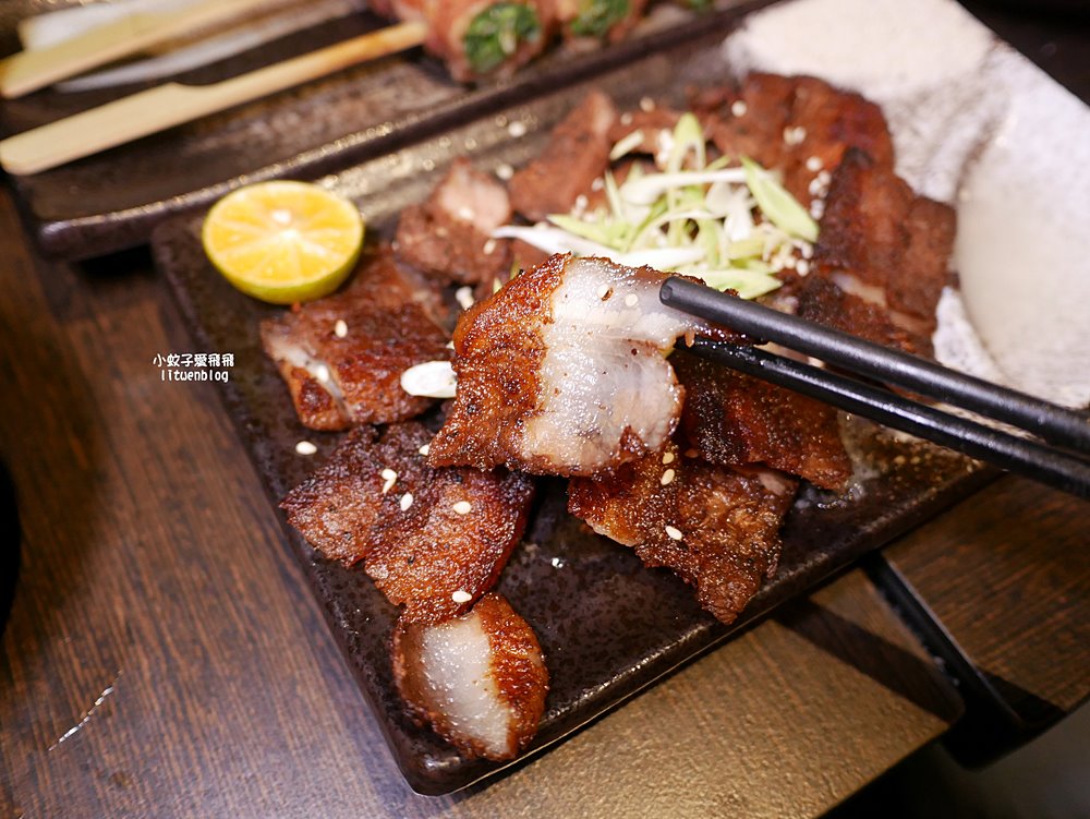 三重美食「老串角居酒屋三重店」超過百道料理，聚餐小酌深夜食堂首選