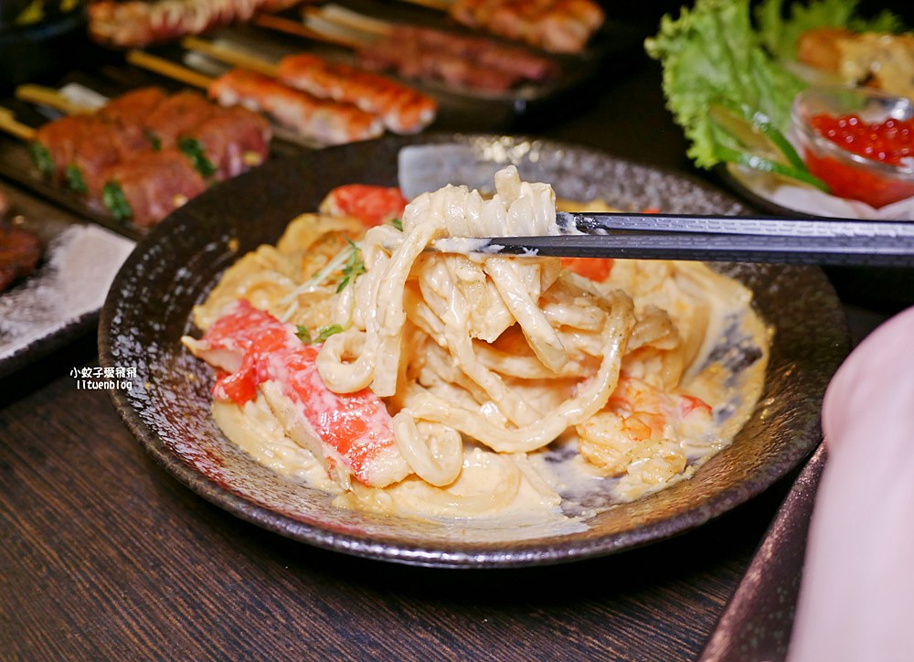 三重美食「老串角居酒屋三重店」超過百道料理，聚餐小酌深夜食堂首選