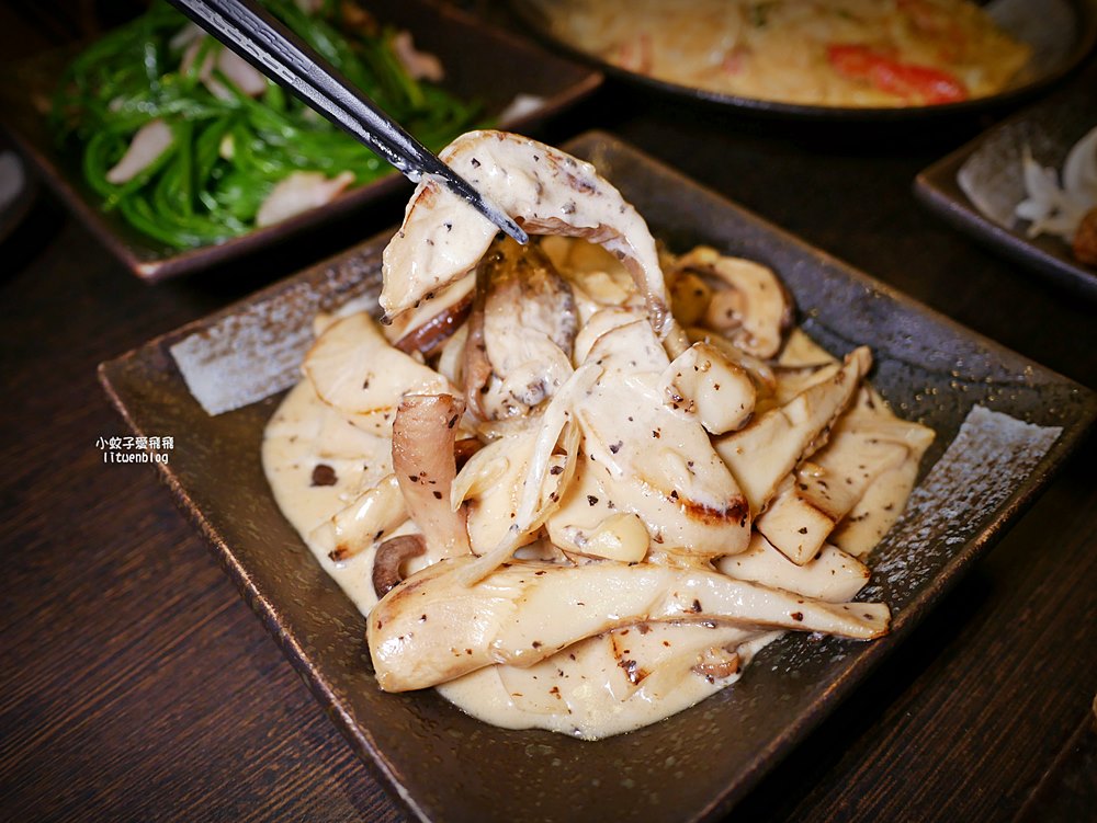 三重美食「老串角居酒屋三重店」超過百道料理，聚餐小酌深夜食堂首選