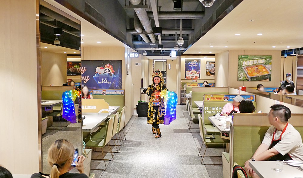 「海底撈火鍋慶城店」附加價值最高、情緒價值給滿、用餐感受極好