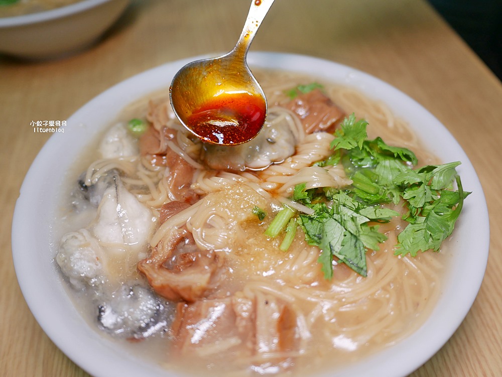 萬華最強麵線「陳記腸蚵專業麵線」超肥碩蚵仔大碗逼近百元